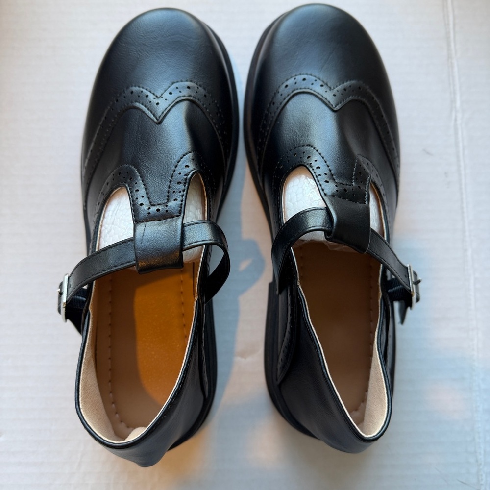 Classic Black and Brown Women's Mary Jane Brogue Loafers size 8 - Picture 3 of 10